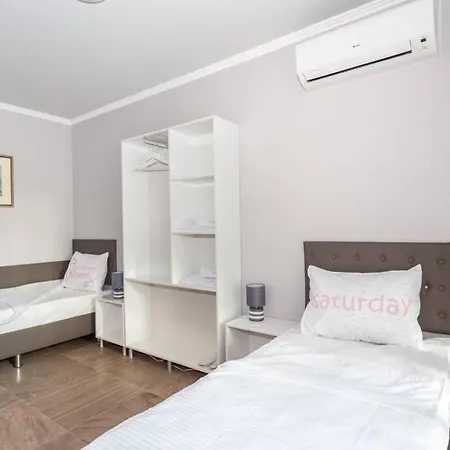 Elegance, Center, Kapana Апартамент *